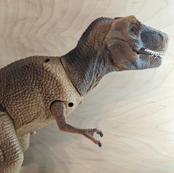 Discovery Kids Remote Control RC T Rex Dinosaur - Picture 7 of 17